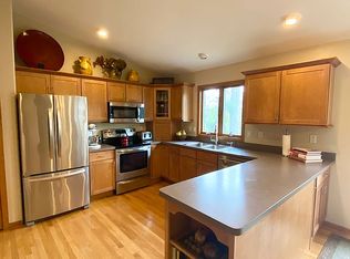 2125 Linmar Dr NE, Cedar Rapids, IA 52402