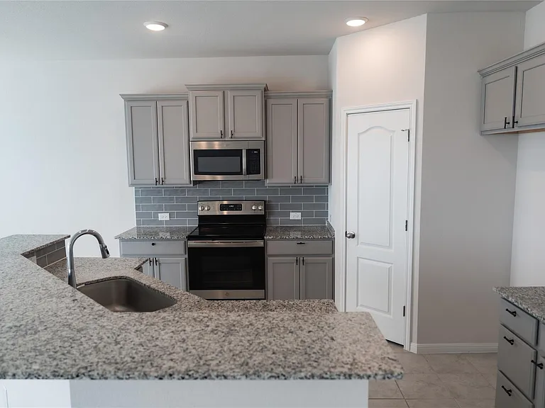 1419 Sideoats Ln — Photo 5