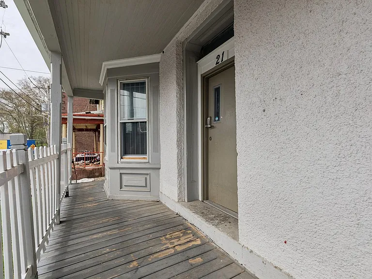 21 E Price St — Photo 31