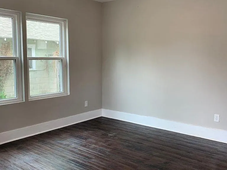 211 E Sterling St #4 — Photo 5