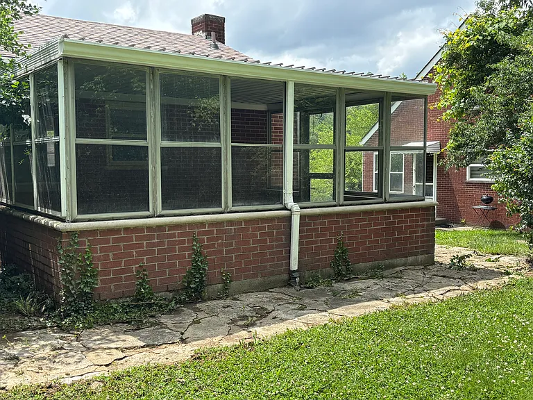 1506 Sleepy Hollow Rd — Photo 6