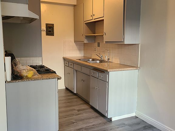 4th image of 610 E Acacia Ave APT 7