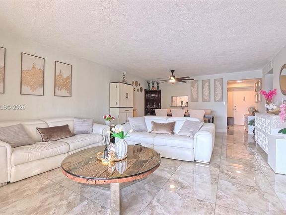 4th image of 311 SE 3rd St APT 209