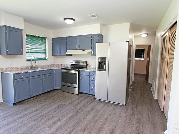 5th image of 908 Lagoon Dr