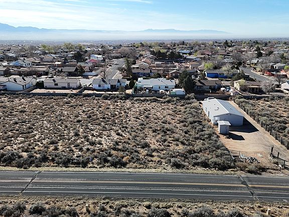 2nd image of 504 Tulip Rd SE