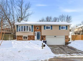 3880 Tanglefoot Ct, Bettendorf, IA 52722