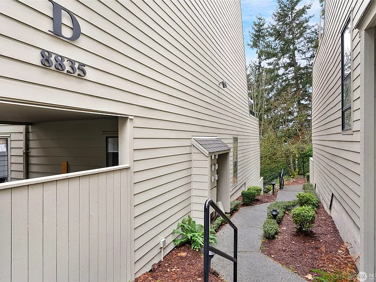 Stairs leading down to Unit