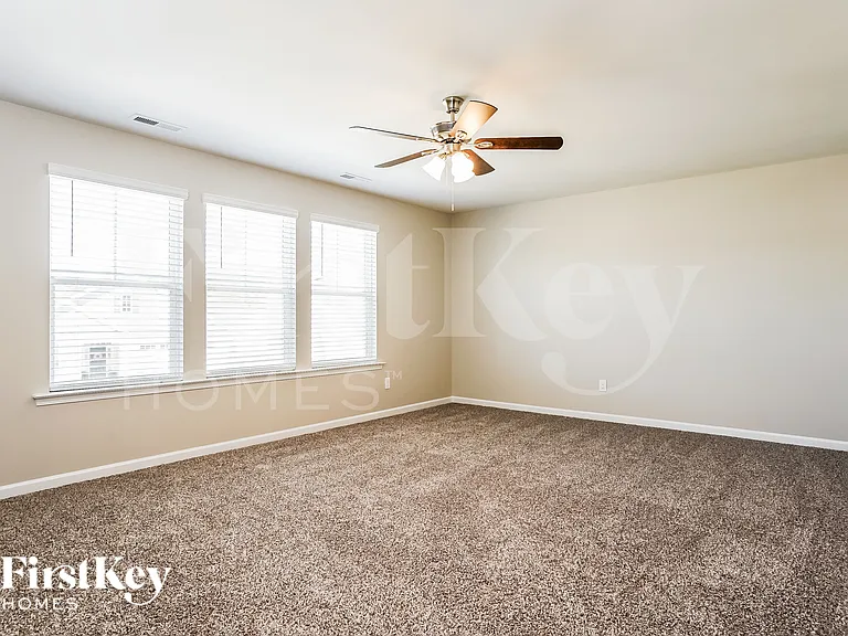 355 Streamliner Blvd — Photo 9