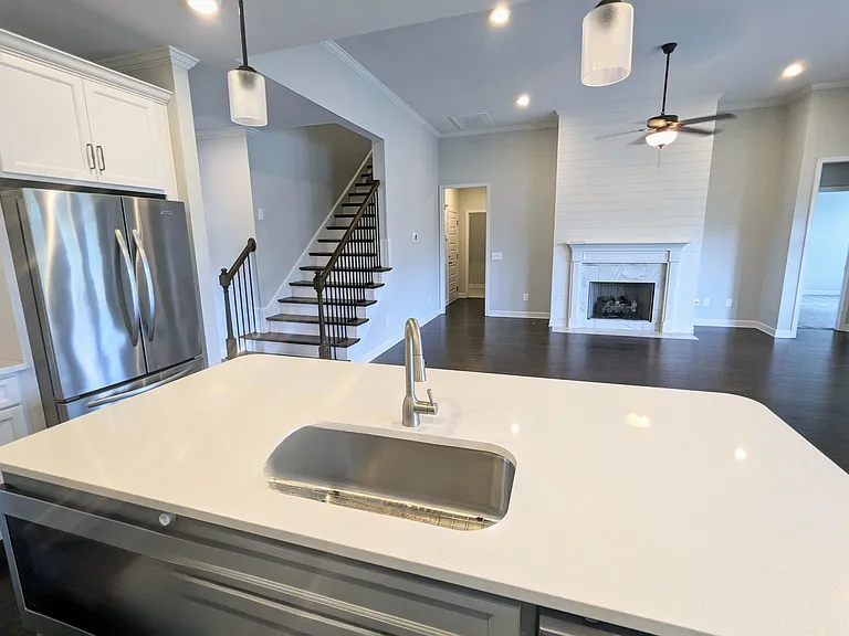 2748 Cloister Ln — Photo 2