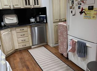 190 College Dr, Edison, NJ 08817