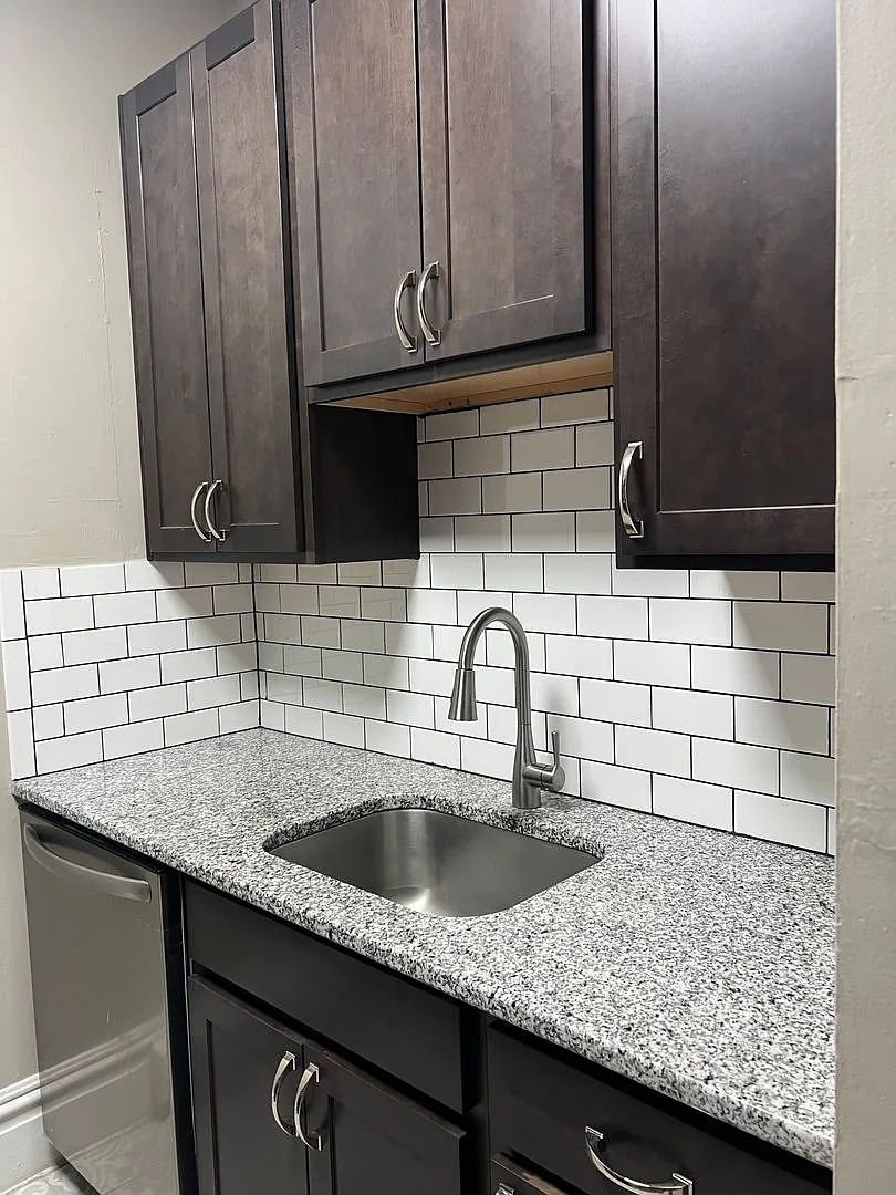 102 S Hanover St — Photo 3