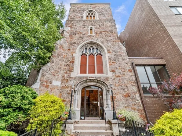 321 Harvard St APT 210, Cambridge, MA 02139