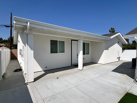 3rd image of 2811 13th St #2815