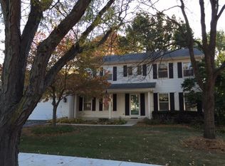 924 Lindrick Ct, Naperville, IL 60563