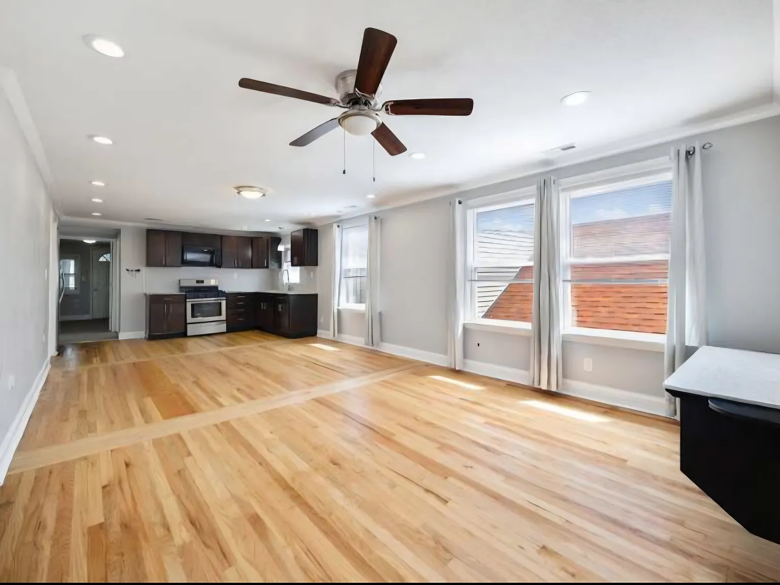 1 bed, 1000 sqft, $1,600 — Photo 4