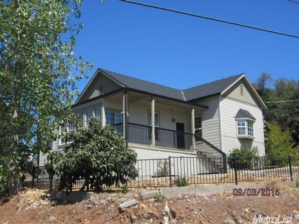 2nd image of 325 Landis Cir