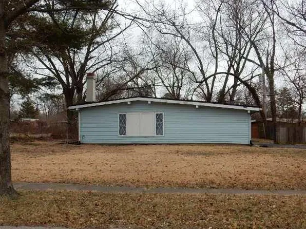 8460 Bayberry Dr, Saint Louis, MO 63134