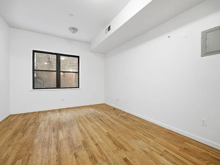 52 W 14th St #4C — Photo 4
