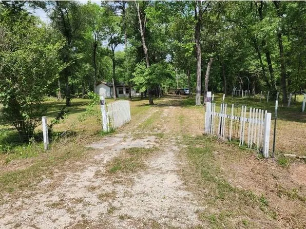 3 Brandon Rd, Huntsville, TX 77320