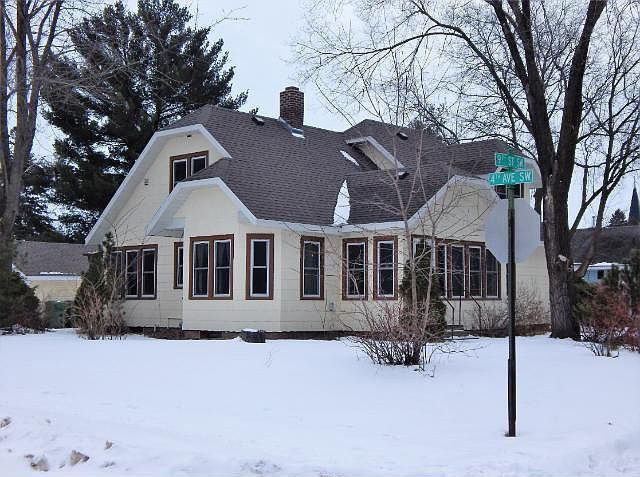 1st image of 400 9th St SW