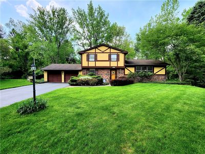 36 Rollingwood Dr, Pittsford, NY, 14534