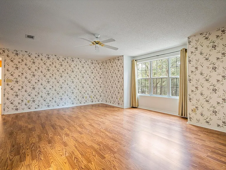 7300 Cypress Ave — Photo 9