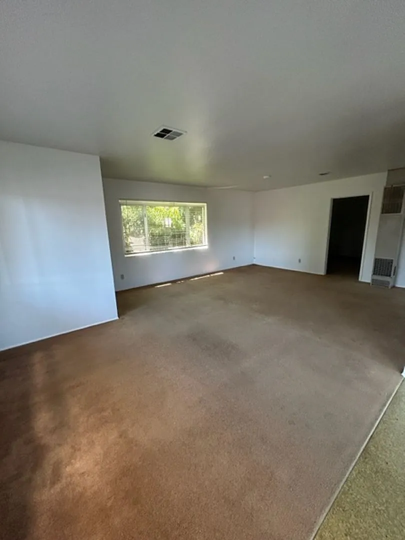 Unique Apartment for Rent in Cottage Grove - Water and Garbage included. — Photo 2