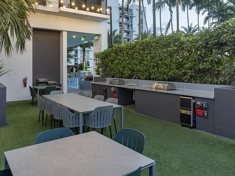Maizon Brickell — Photo 48