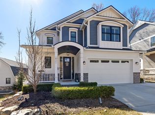 821 Spring Dr, Northville, MI 48167