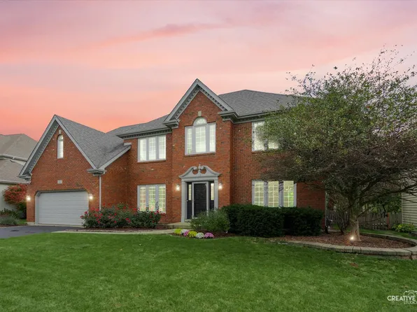 2211 Foxboro Ln, Naperville, IL 60564