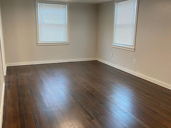 4th image of 4711 N College Ave
