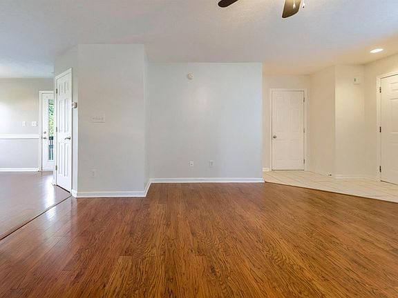 4th image of 236 Palm Hill Dr