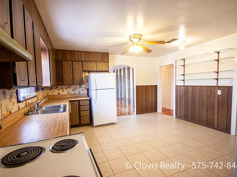 1020 Calhoun St — Photo 5
