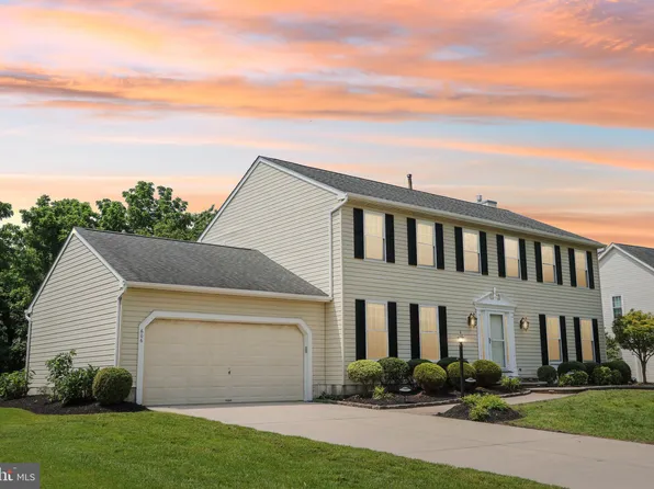 606 Saratoga Dr, Mount Laurel, NJ 08054