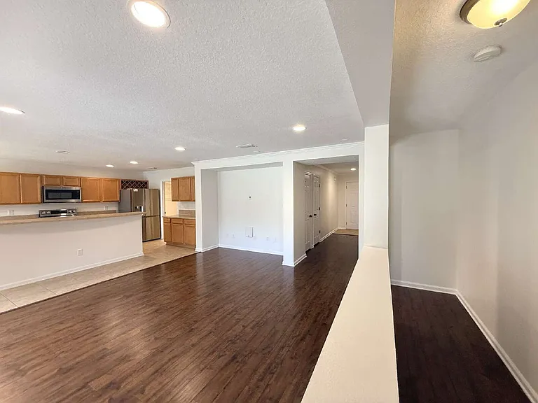 436 Bostwick Cir — Photo 8