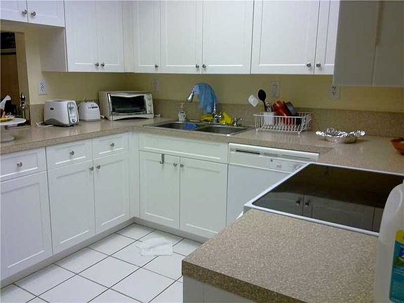 4th image of 9805 NW 52nd St APT 219