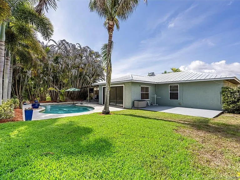 687 NE Maranta Terrado — Photo 29