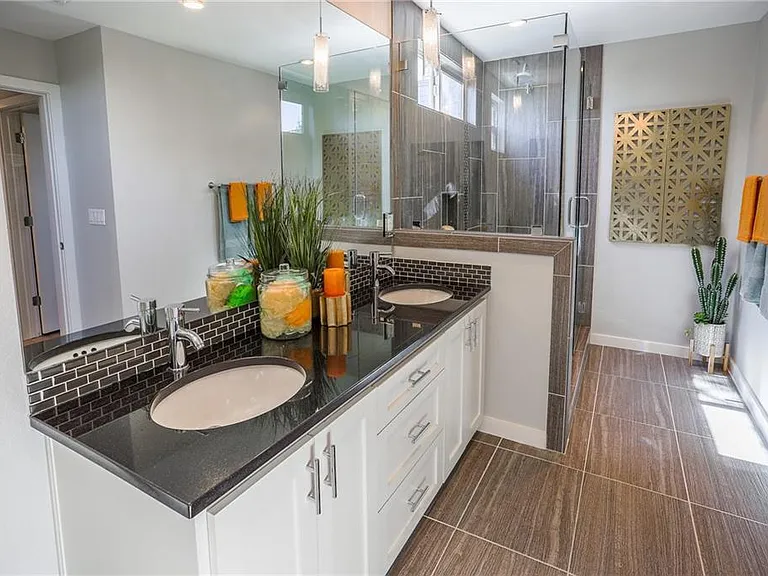 701 Zennia St #B — Photo 19