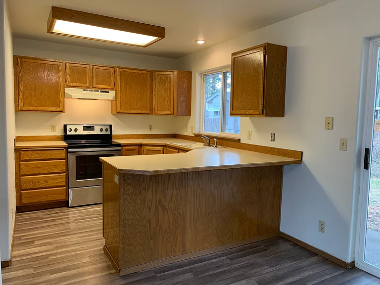 1117 W Kristen Ave — Photo 2
