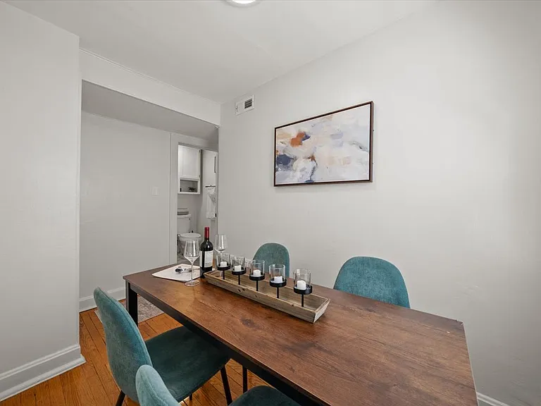 1111 W 41st St #2W — Photo 5
