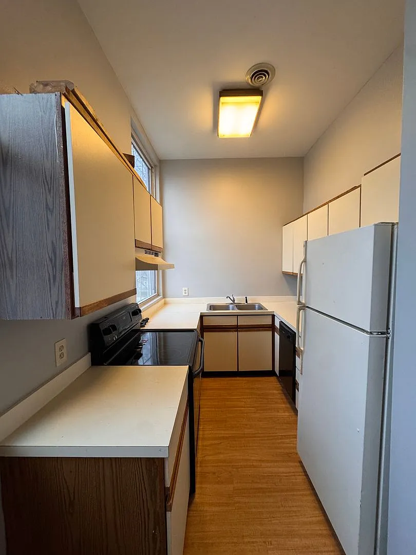 Derry NH- 1 Bedroom — Photo 3