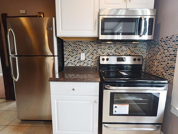 4th image of 316 Parker St #2BR