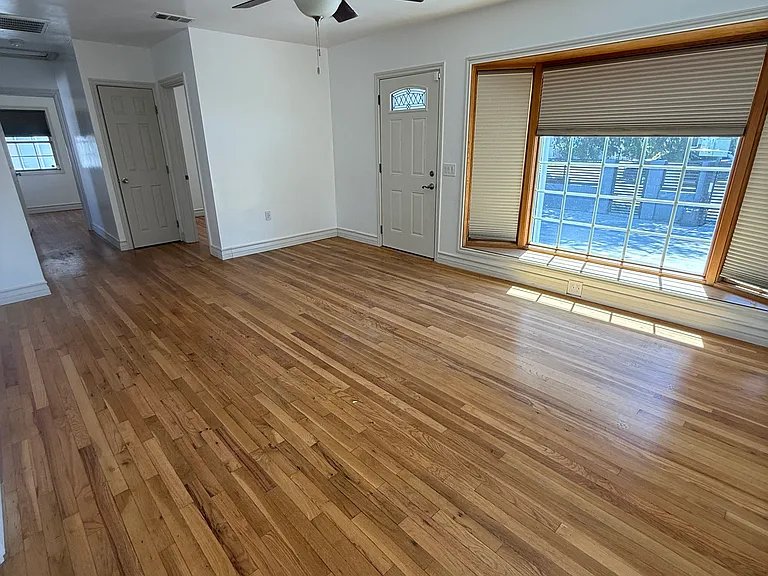 7418 Farmdale Ave — Photo 8