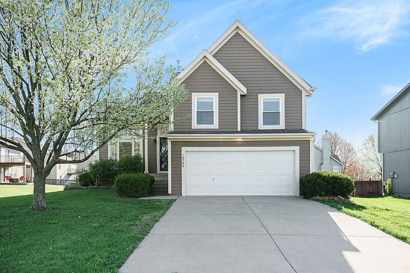 15785 S Locust St Olathe Ks 66062 Zillow