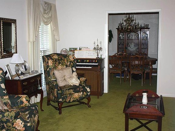 4th image of 324 Plantation Dr