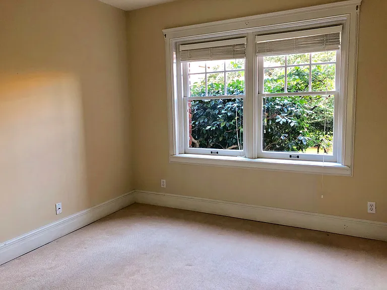 100 W Highland Dr #223 — Photo 3