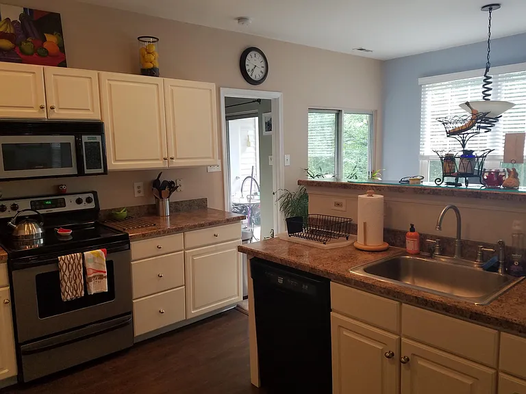 11206 Cornerstone Dr — Photo 3