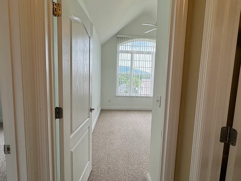 5685 Hyacinth Ln — Photo 31
