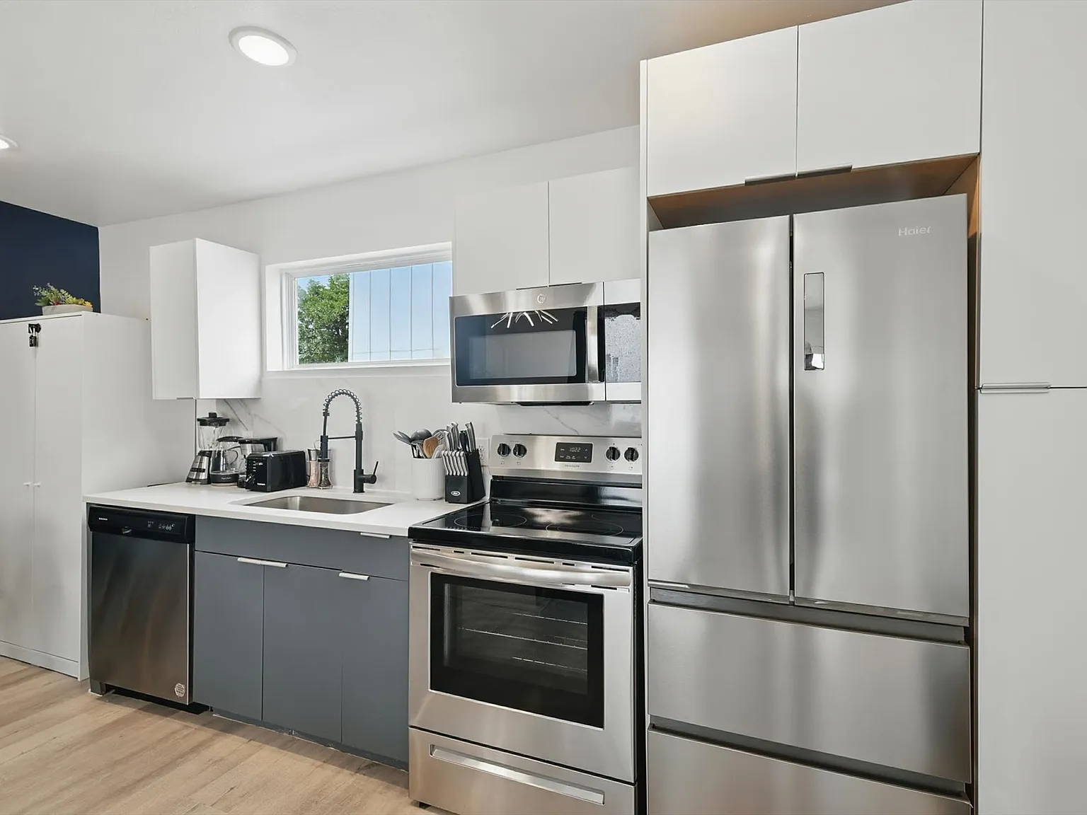 1 bed, 500 sqft, $3,950 — Photo 3