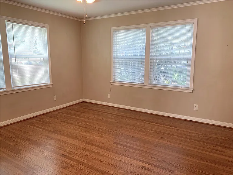307 Avondale St #1 — Photo 16